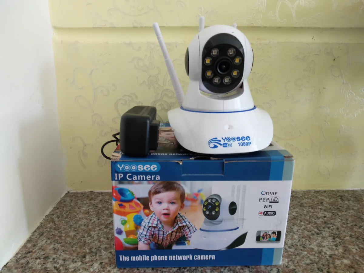 Camera wifi xoay 360° trong nhà · mẫu 2